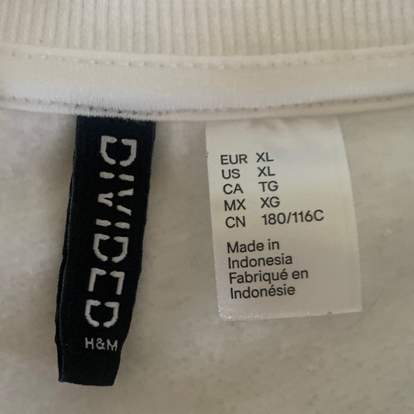 H&M White Graphic Sweatshirt - Picture 4 of 4